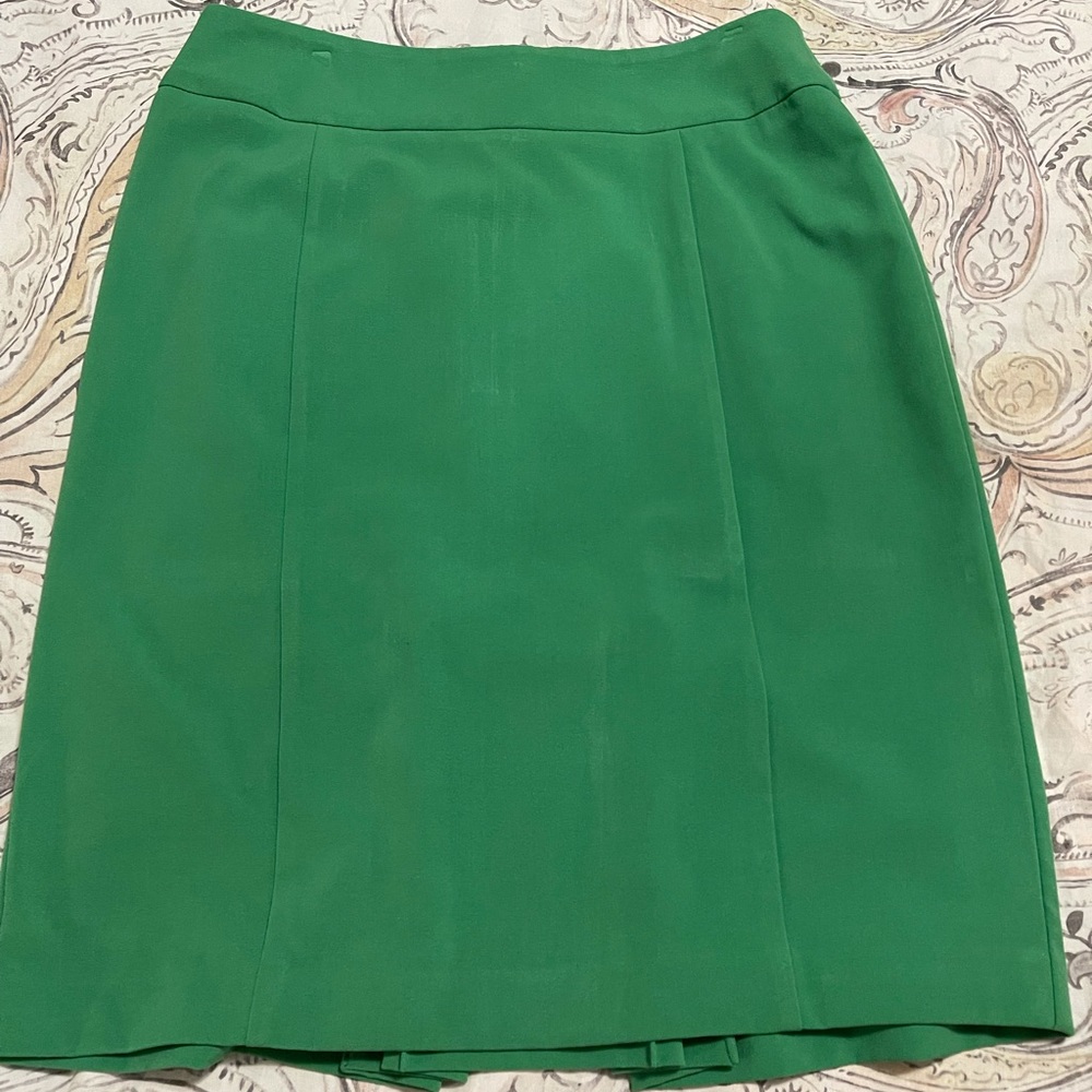 2 piece Size 6 green pencil skirt & small top New York & Co